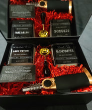 Cargar imagen en el visor de la galería, MCXI Candles Box Set With Vanity Mirror